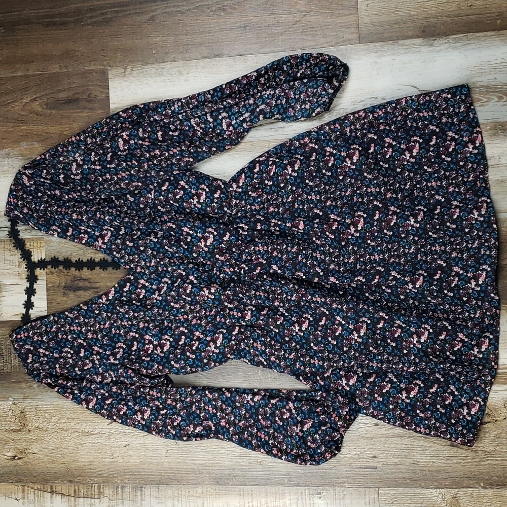 Trixxi Beautiful Puff Sleeve Floral Open Back Long Sleeve Dress Size M